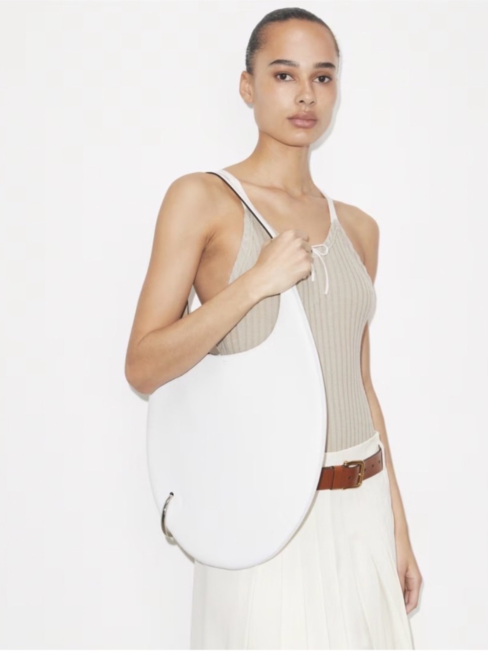 Tory Burch PIERCED SOFT BAG $1,050 - Picture 2 of 12
